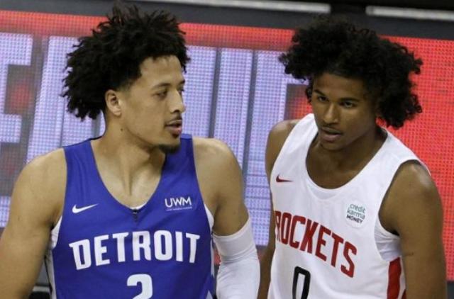 爱游戏官网-状元榜眼大战落幕 坎宁安状态回调 格林再放豪言