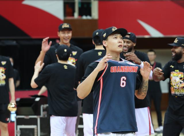 爱游戏体育-为马尚而战,为阿联而战!11冠背后是沉甸甸的承诺