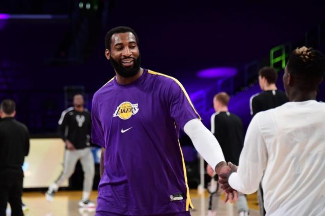 爱游戏官网-庄神首战受伤,小加倍感冷落 湖人赔了夫人又折兵