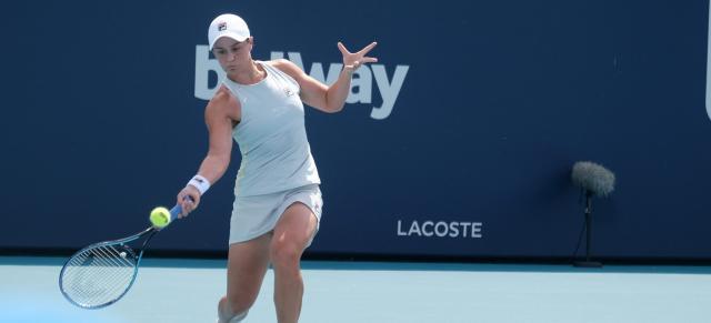 爱游戏APP-巴蒂迈阿密卫冕强势回归 “三小巨头”之争再起波澜